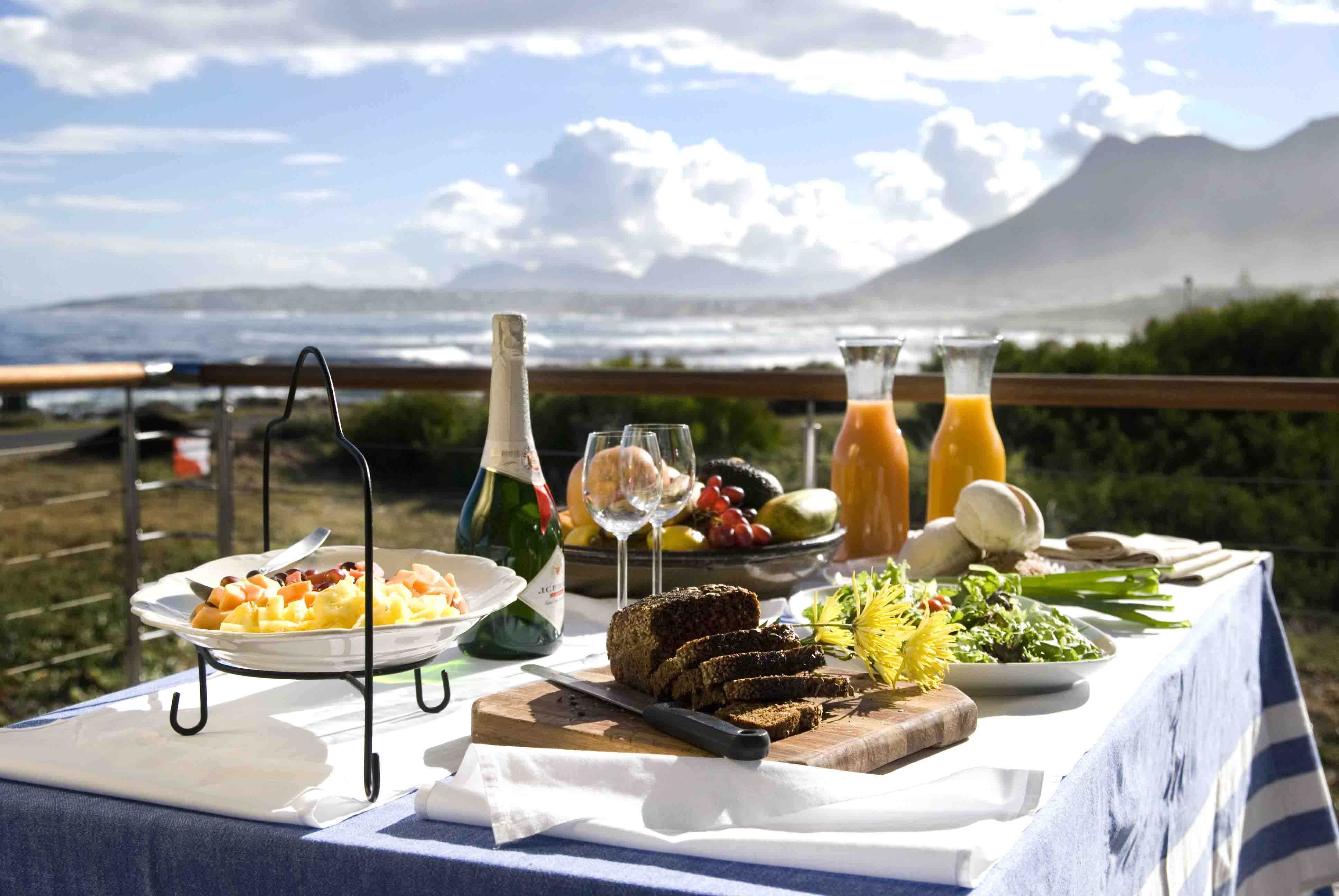 138 Marine Beachfront Guesthouse Hermanus, Cape Whale Coast, South